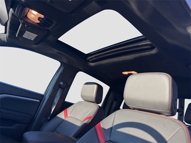 Used 2023 Chevrolet Colorado Z71 w/ Z71 Convenience Package 2 image 24