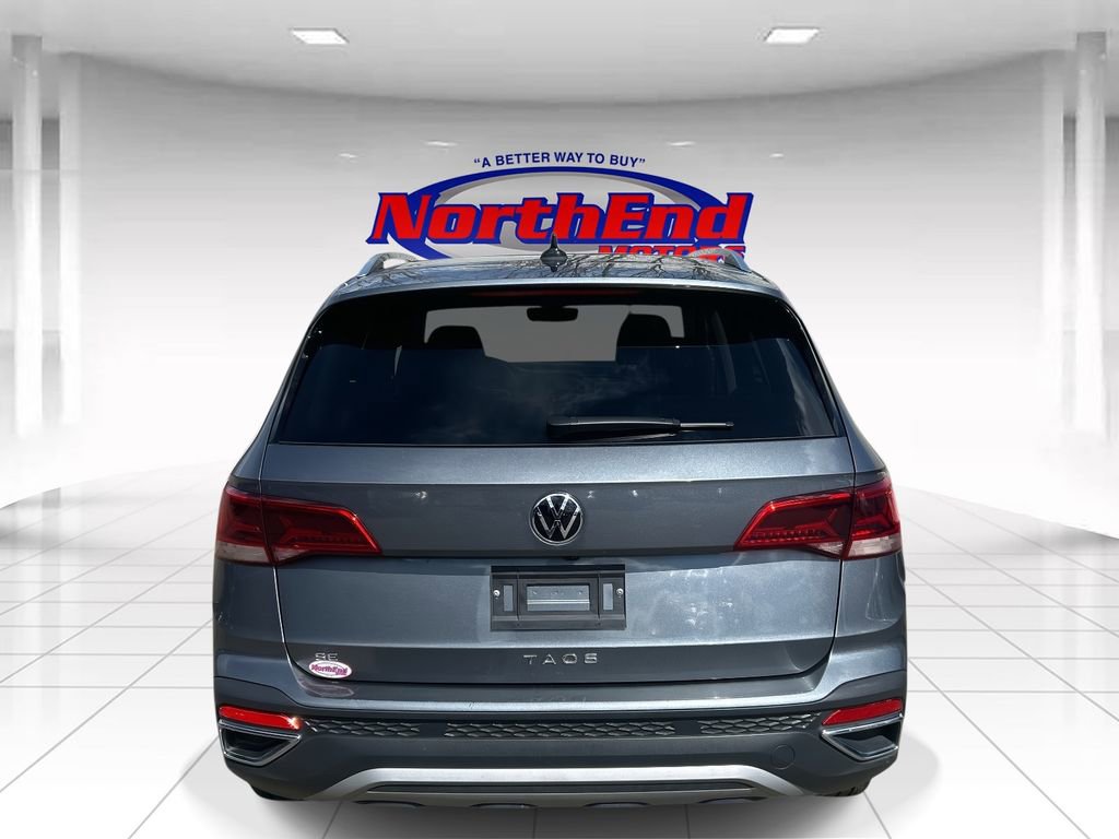Used 2024 Volkswagen Taos SE image 4