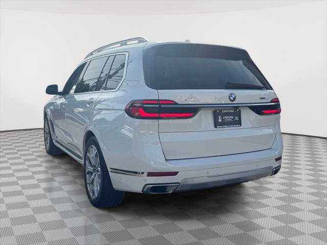 Used 2025 BMW X7 xDrive40i AWD/4WD image 4