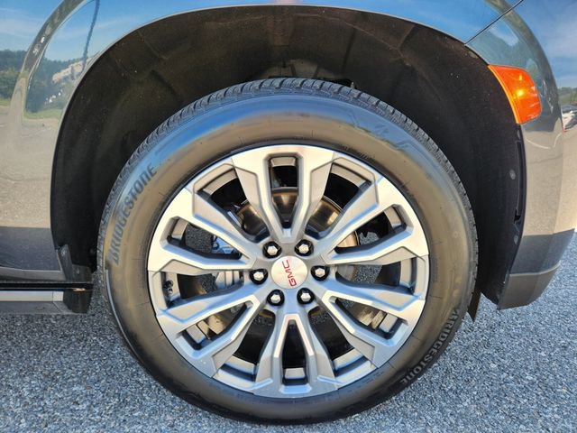 Used 2021 GMC Yukon Denali w/ Denali Premium Package image 24