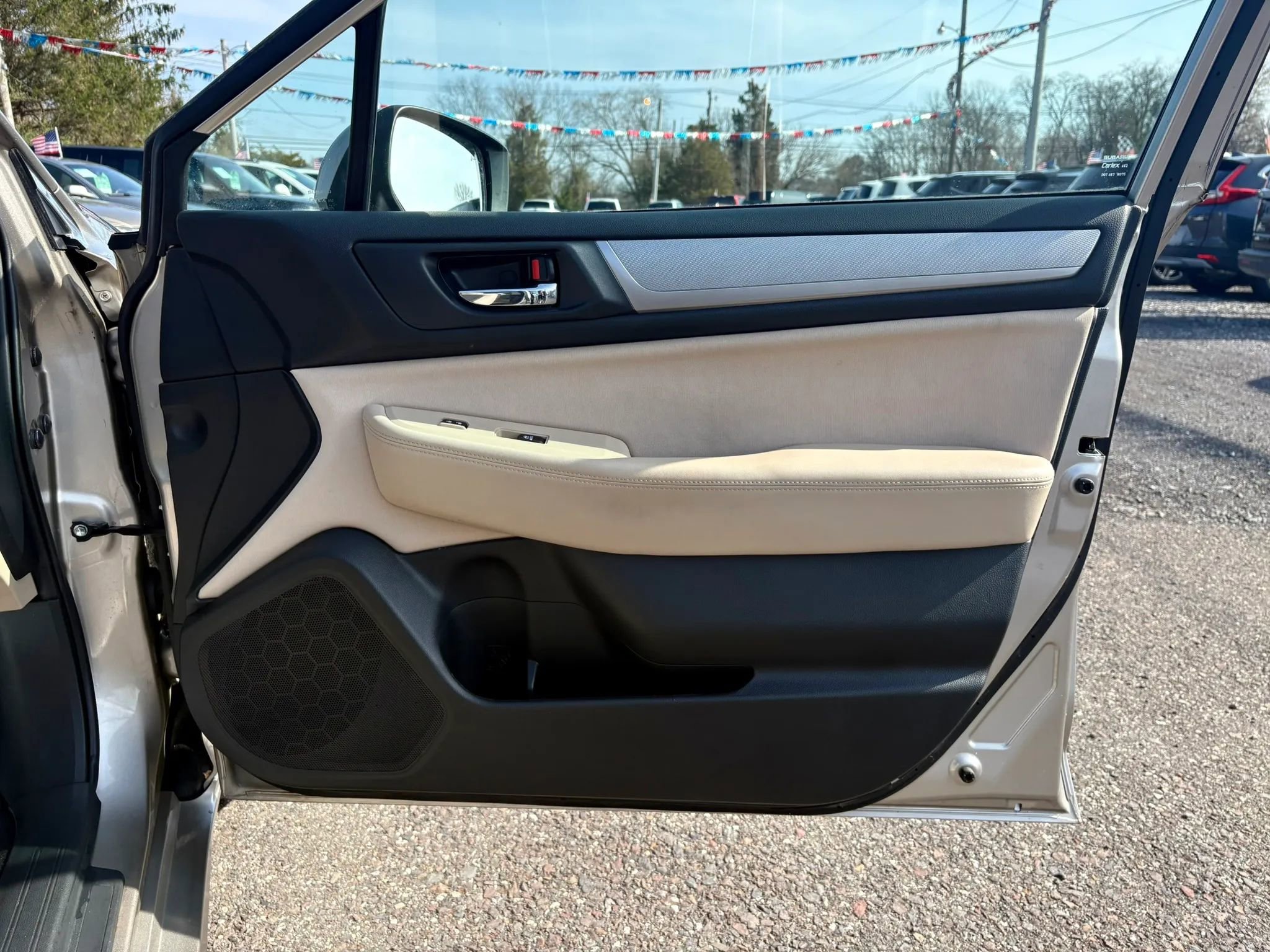 Used 2015 Subaru Legacy 2.5i Premium w/ Moonroof Package image 14