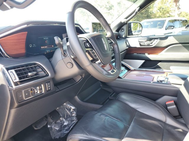 Used 2022 Lincoln Navigator Reserve image 23