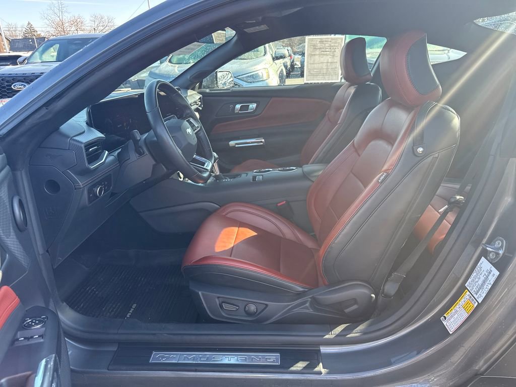 Used 2025 Ford Mustang Premium image 14