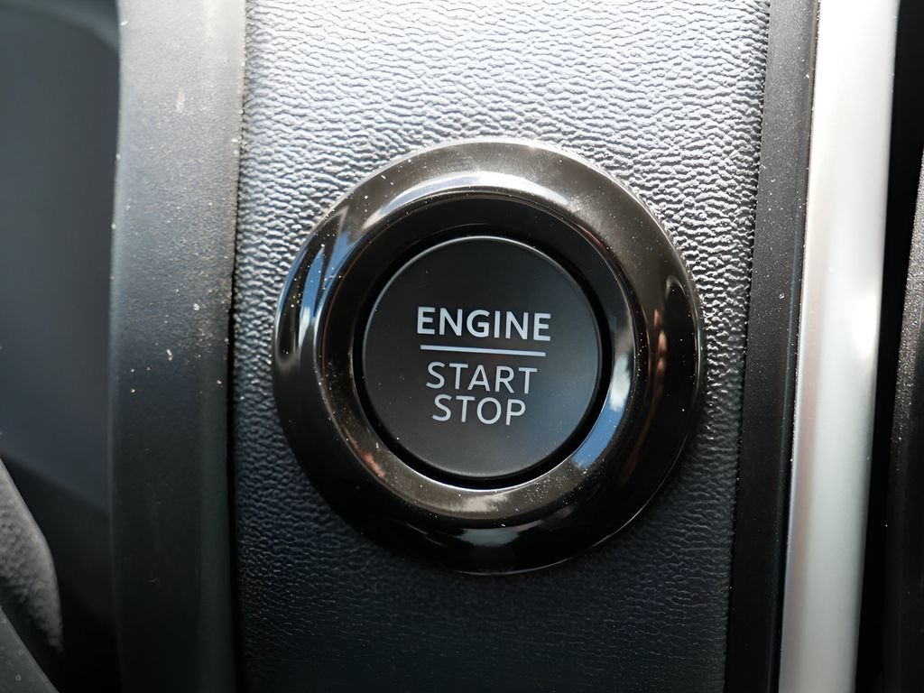 Used 2025 Ford Expedition Active AWD/4WD image 25