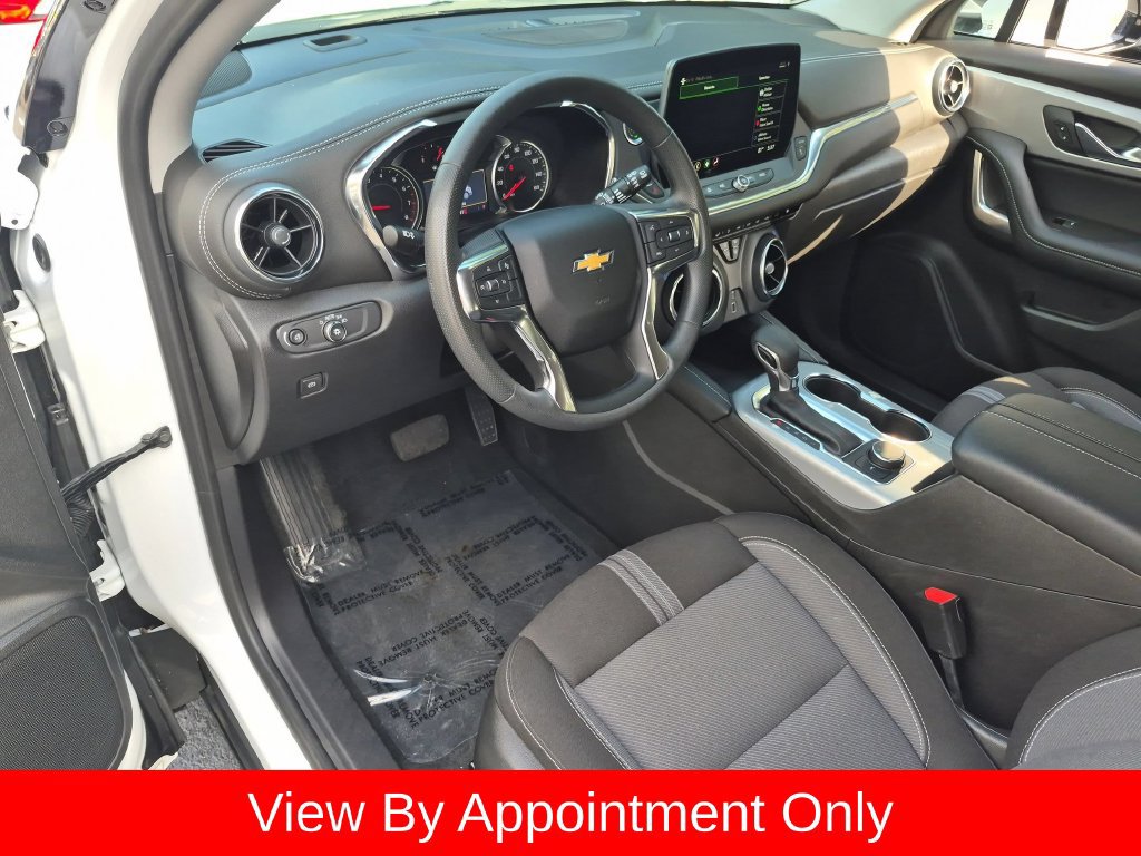Used 2025 Chevrolet Blazer LT FWD image 13