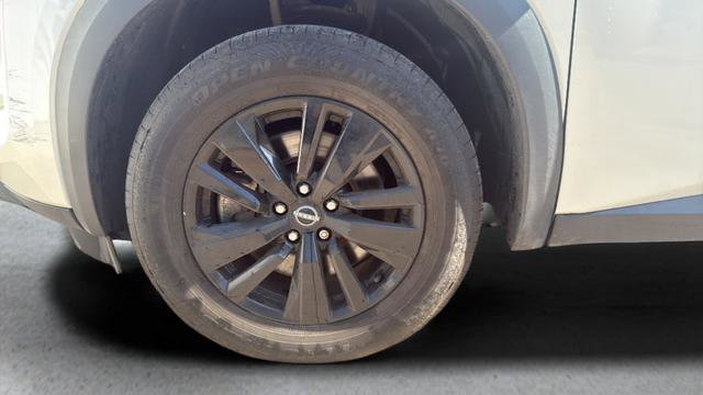 Used 2023 Nissan Pathfinder SL AWD/4WD image 14