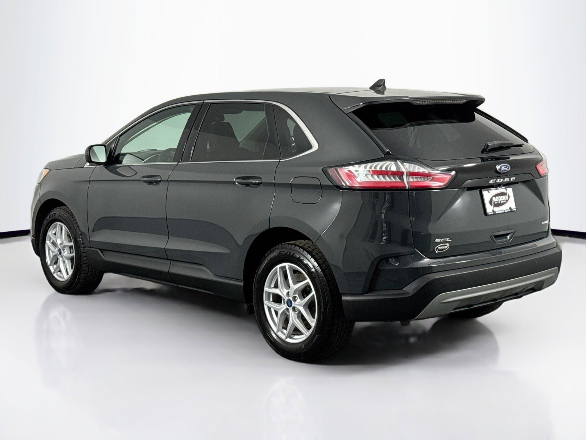 Used 2021 Ford Edge SEL AWD/4WD image 9