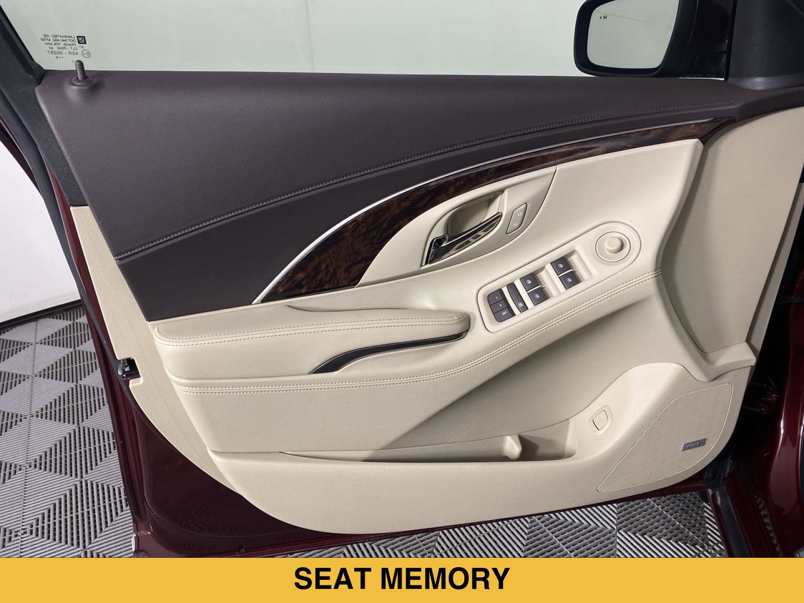 Used 2015 Buick LaCrosse Premium w/ Driver Confidence Package #1 FWD image 13