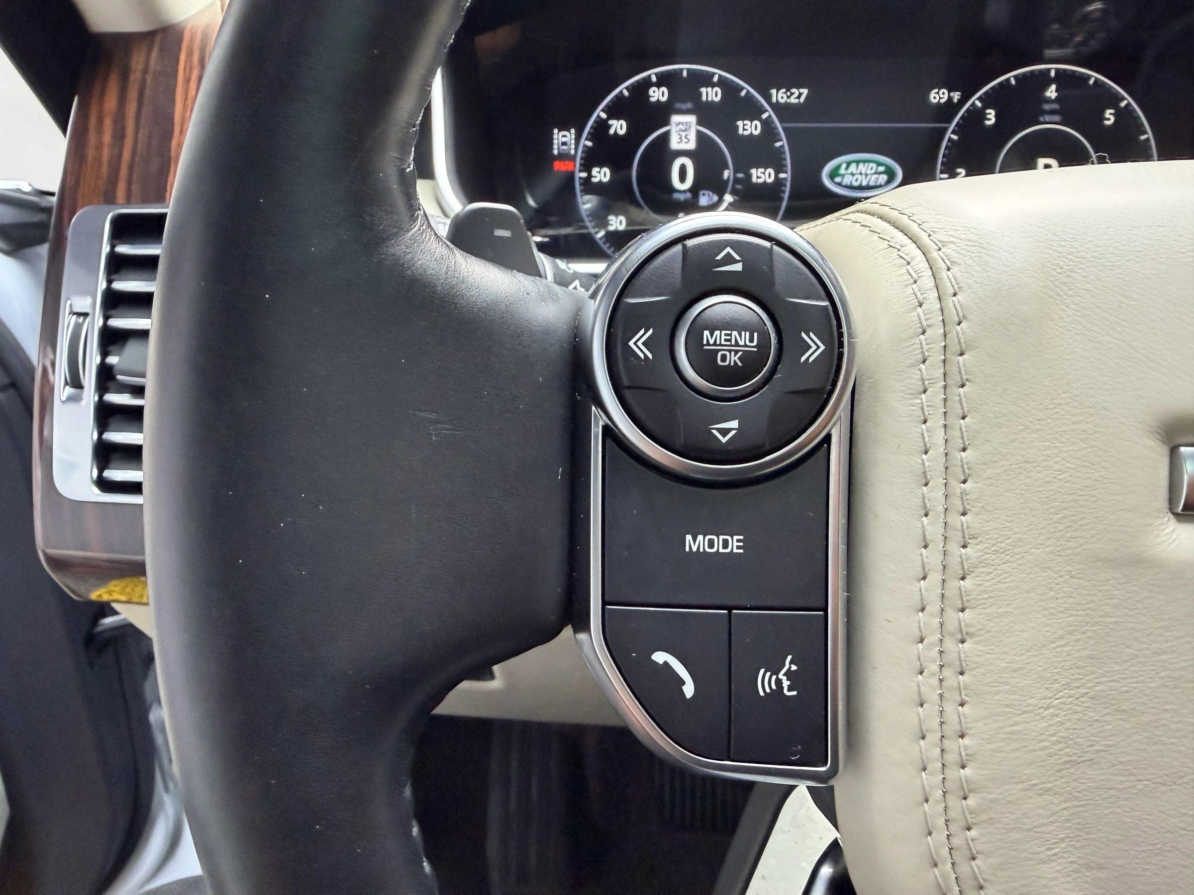 Used 2017 Land Rover Range Rover HSE image 35