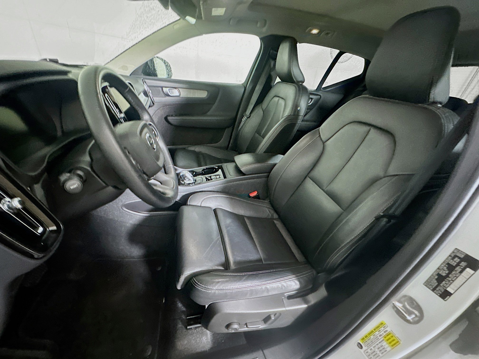 Used 2024 Volvo XC40 B5 Plus w/ Climate Package image 13