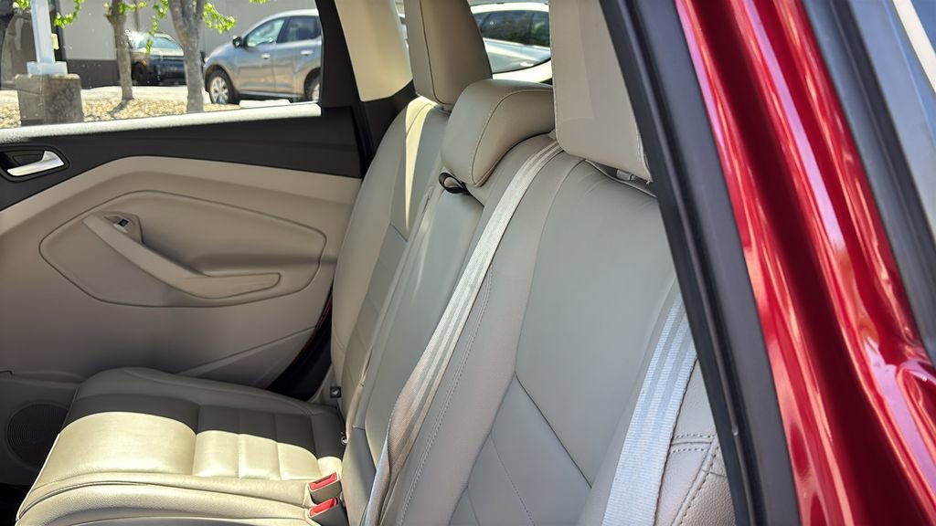 Used 2015 Ford Escape Titanium image 30