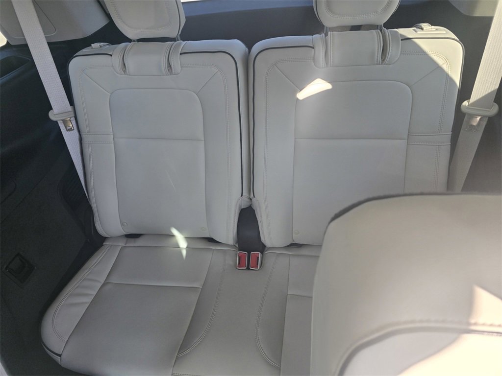 Used 2023 Lincoln Aviator Black Label image 11