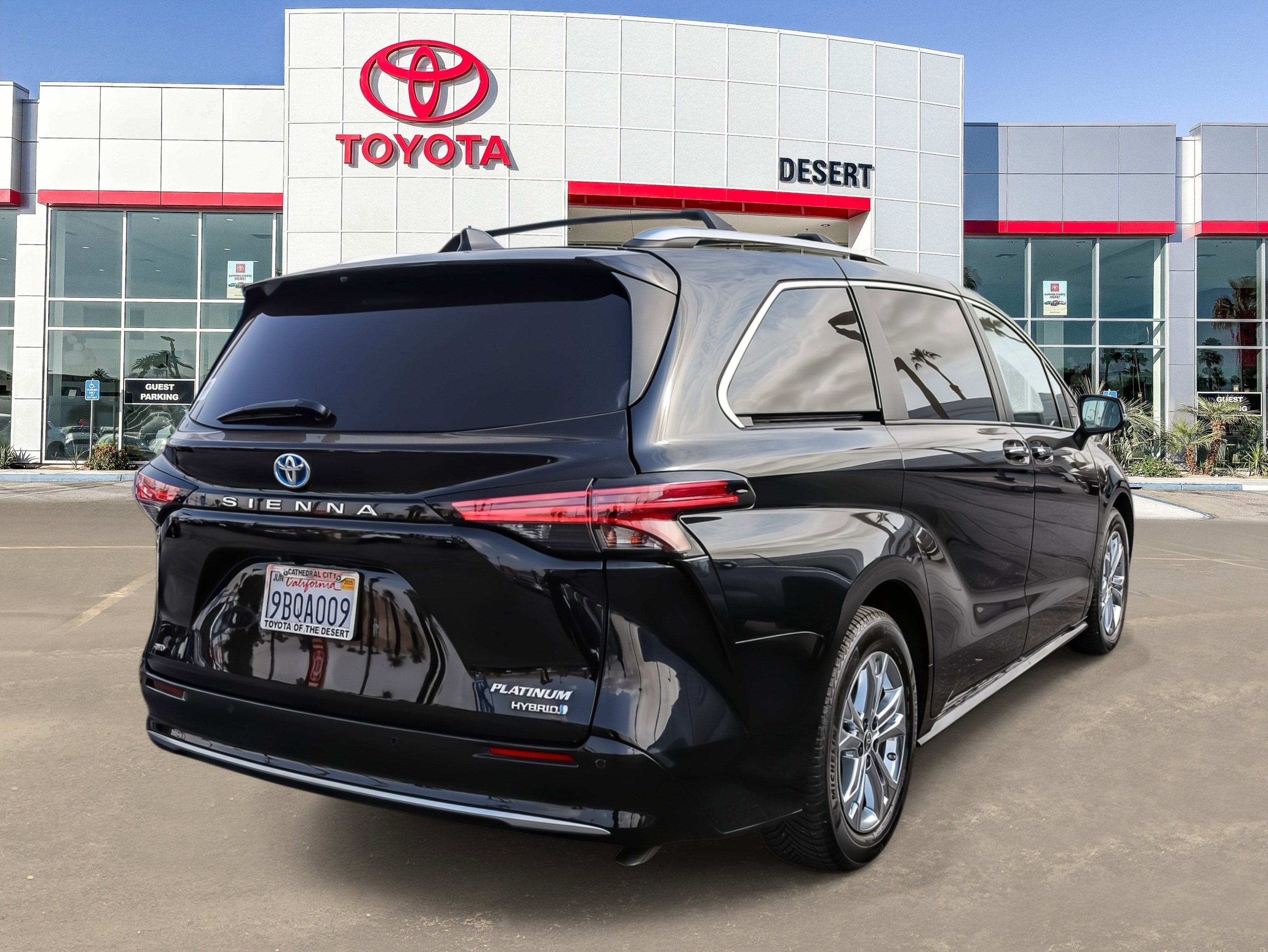 Certified 2022 Toyota Sienna Platinum image 7