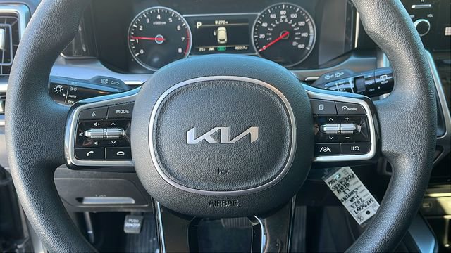 Used 2023 Kia Sorento LX image 8