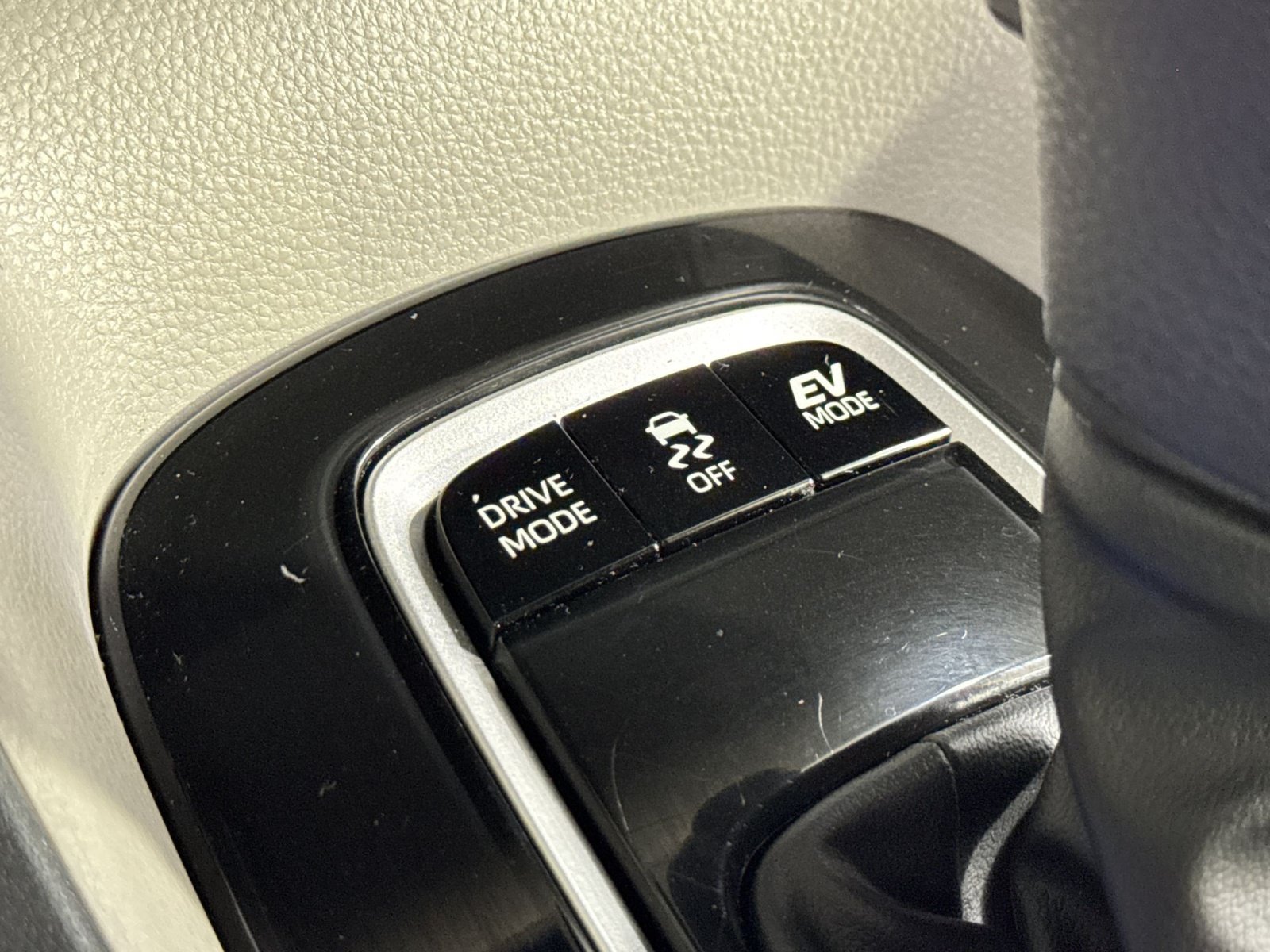 Used 2025 Toyota Corolla LE FWD image 31