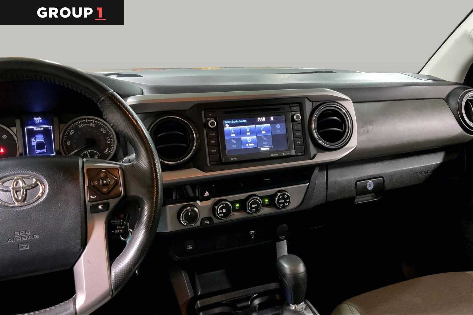 Certified 2017 Toyota Tacoma SR5 AWD/4WD image 7