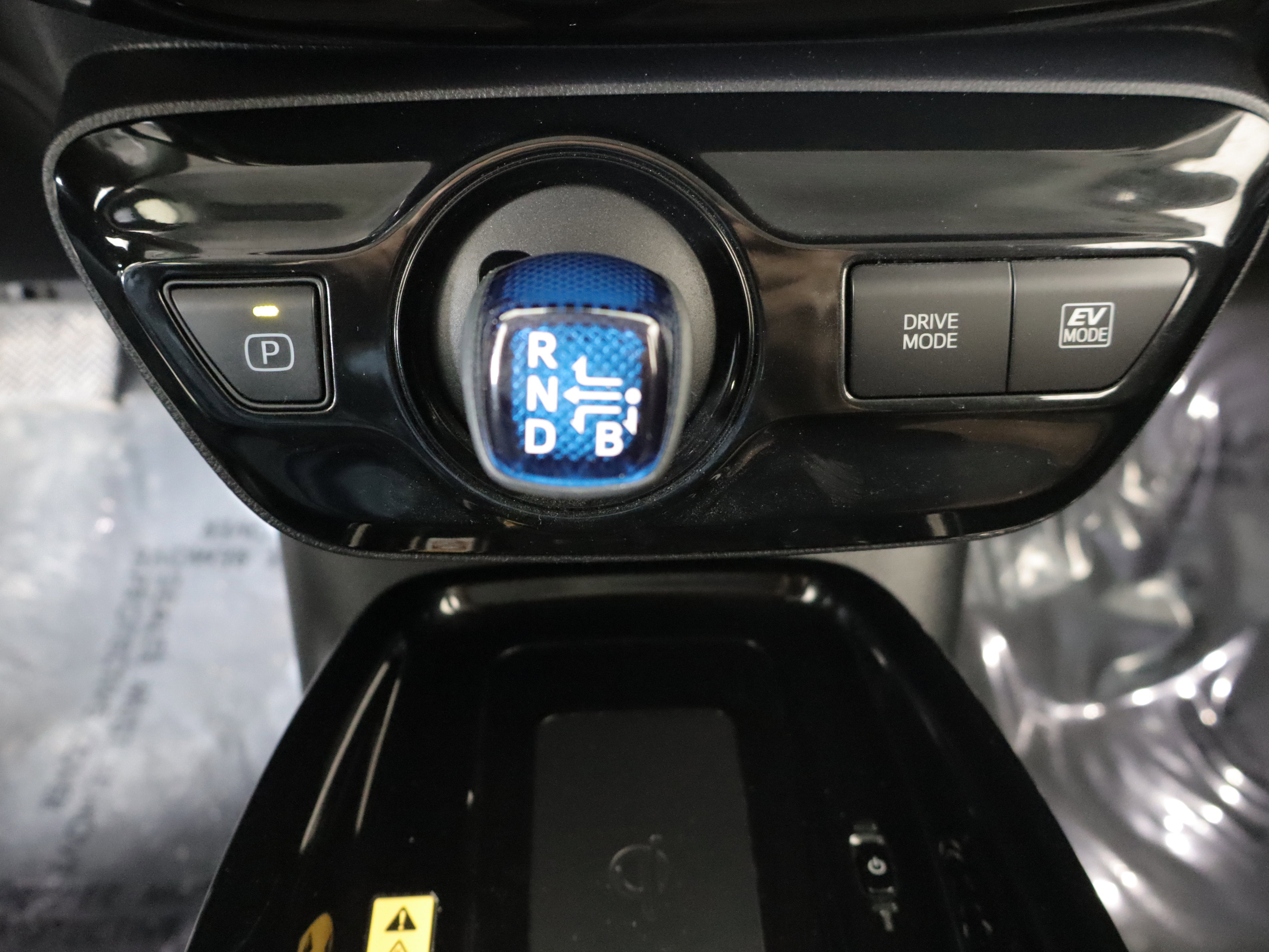 Used 2020 Toyota Prius XLE image 14