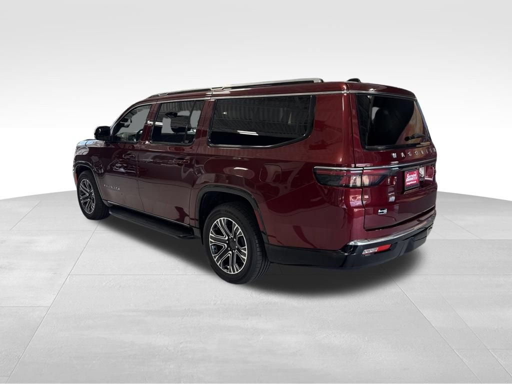 Used 2024 Jeep Wagoneer L Series II w/ Flexible Seating Group AWD/4WD image 3