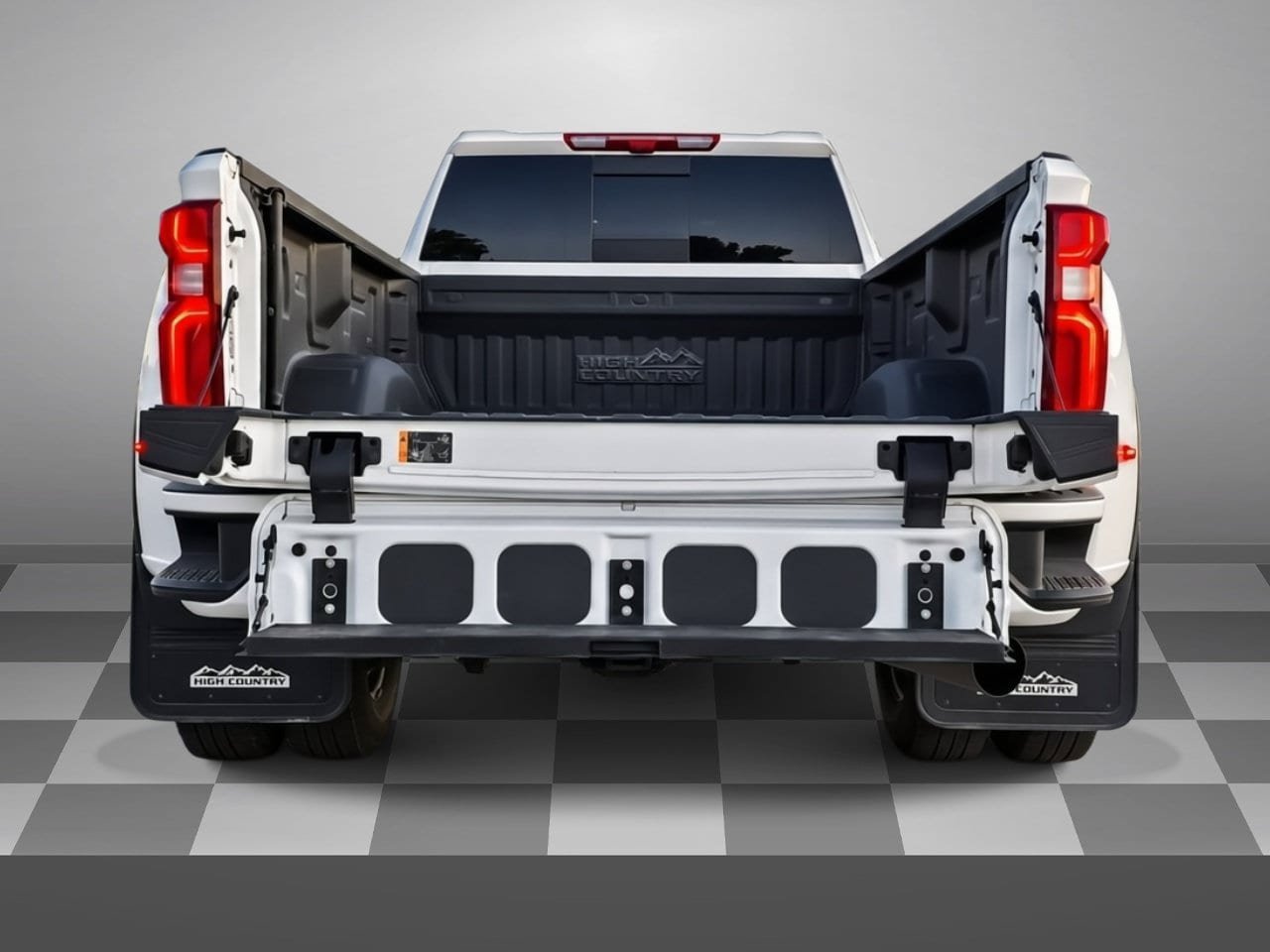 Certified 2024 Chevrolet Silverado 3500 High Country w/ High Country Premium Package AWD/4WD image 5