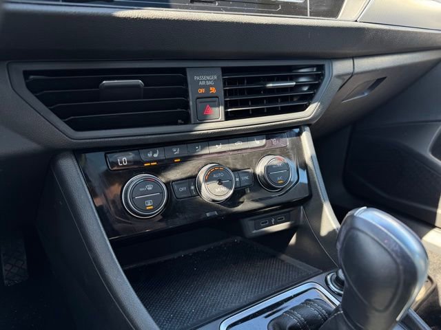 Used 2020 Volkswagen Jetta R-Line w/ R-Line Cold Weather Package image 22