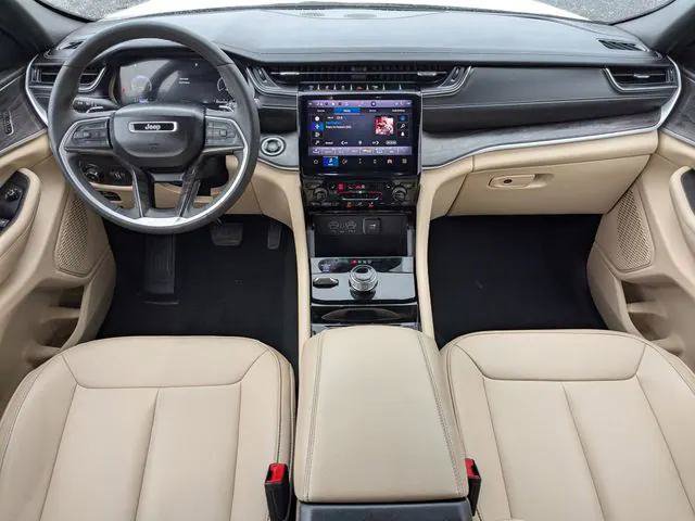 Certified 2023 Jeep Grand Cherokee Limited AWD/4WD image 21