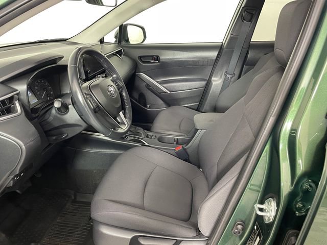 Used 2023 Toyota Corolla Cross LE w/ Moonroof Package image 2