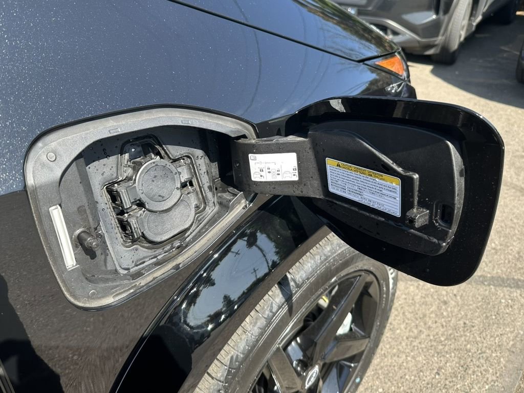 Certified 2025 Nissan Ariya AWD image 32