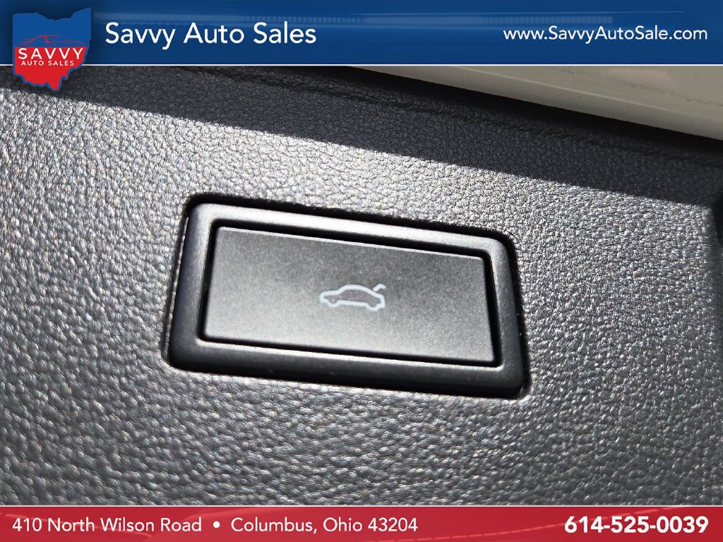 Used 2025 Volkswagen Atlas SE FWD image 18