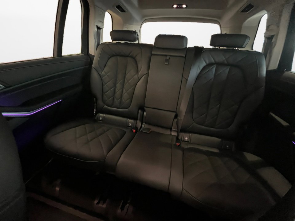 Certified 2026 BMW X7 xDrive40i image 12