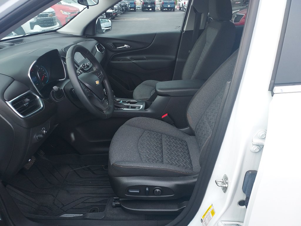 Used 2024 Chevrolet Equinox LT w/ LPO, Floor Liner Package AWD/4WD image 13
