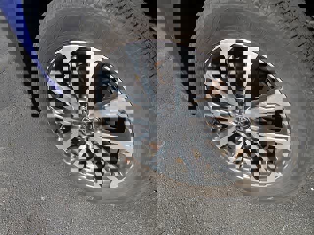 Used 2023 Toyota Corolla Cross XLE image 15