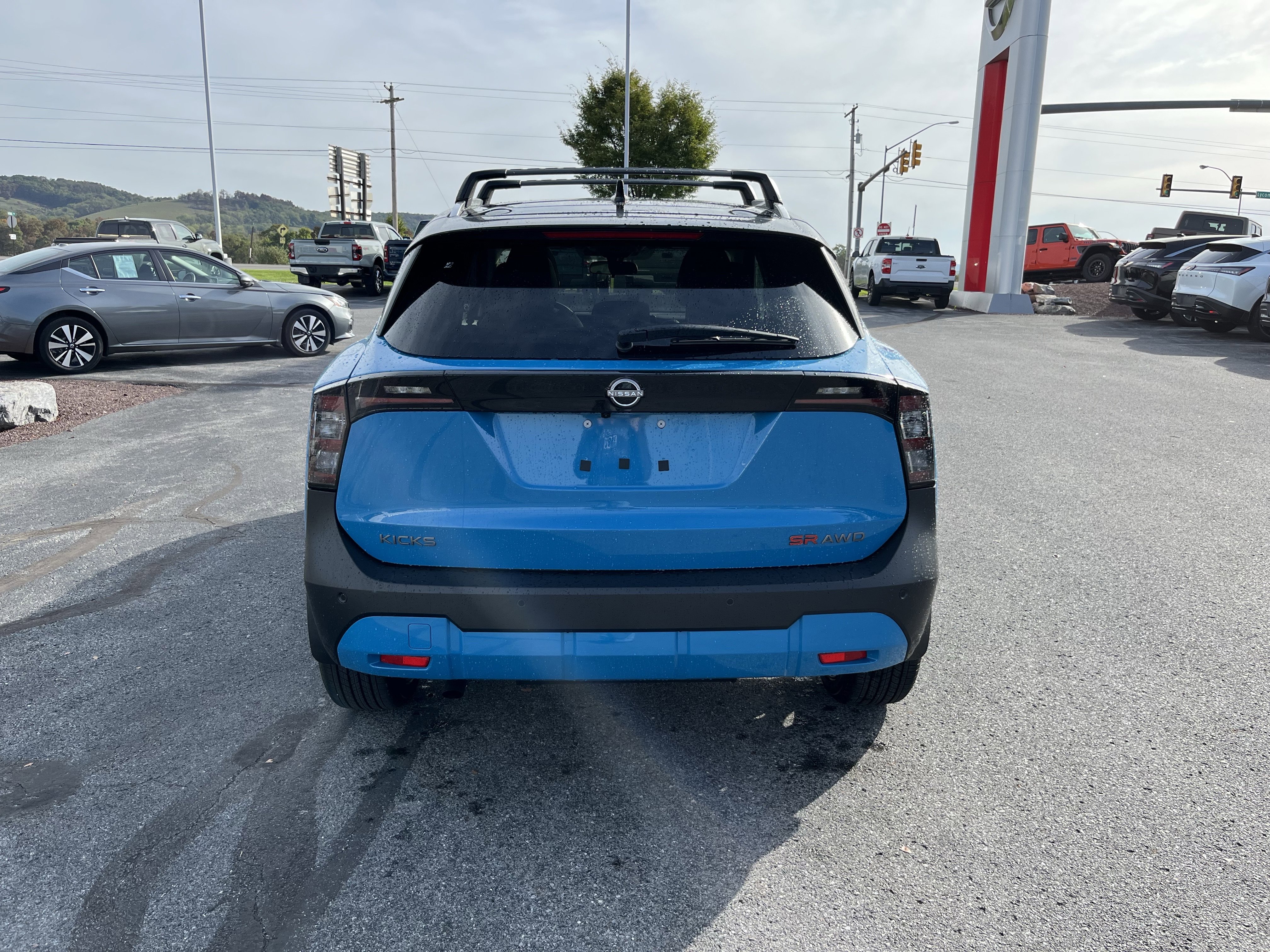 New 2026 Nissan Kicks SR w/ SR Premium Package image 4