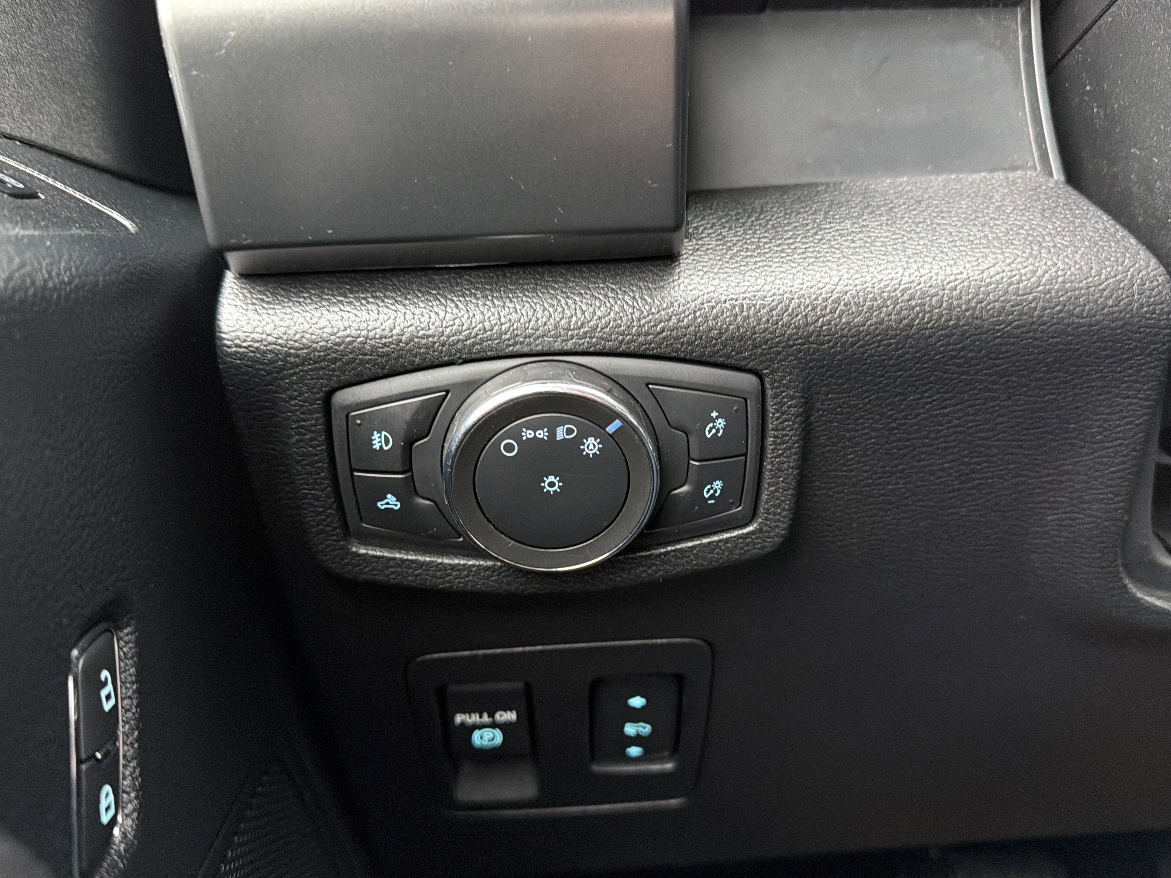 Used 2020 Ford F150 XLT w/ Equipment Group 302A Luxury image 25