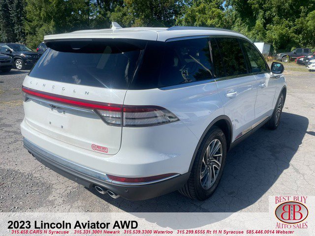 Used 2023 Lincoln Aviator AWD image 3