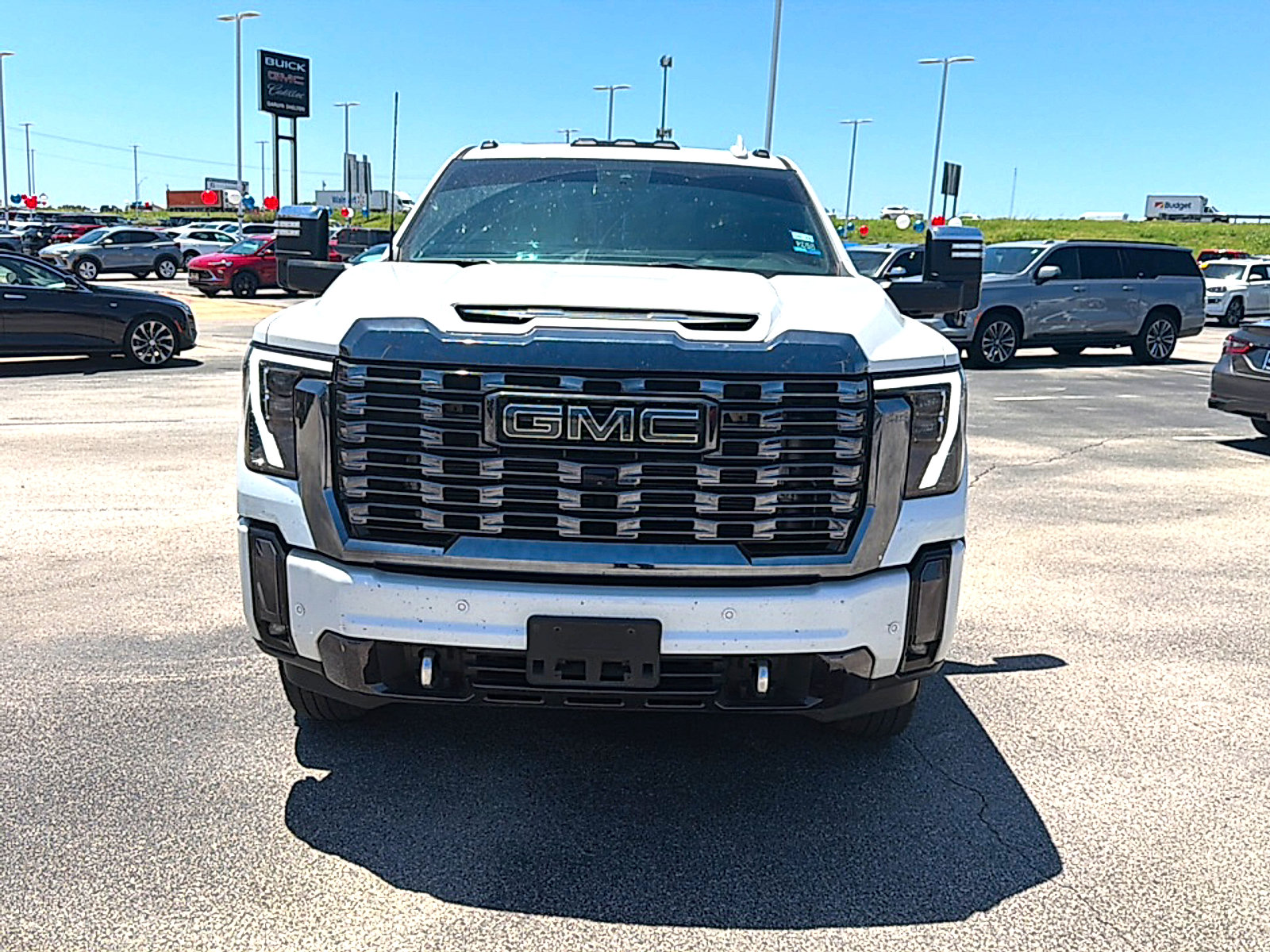Used 2024 GMC Sierra 3500 Denali Ultimate AWD/4WD image 3