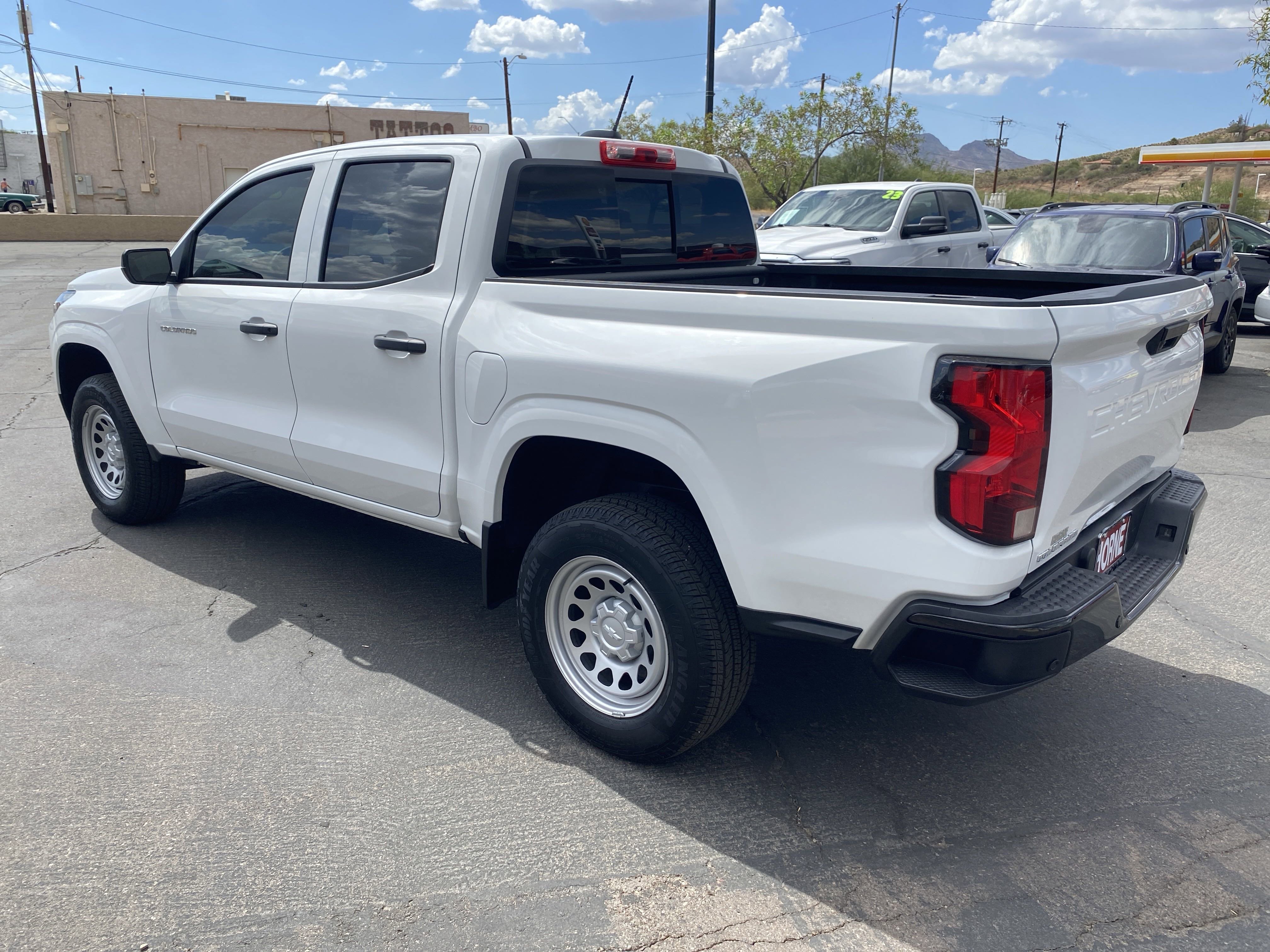 Used 2025 Chevrolet Colorado W/T image 2