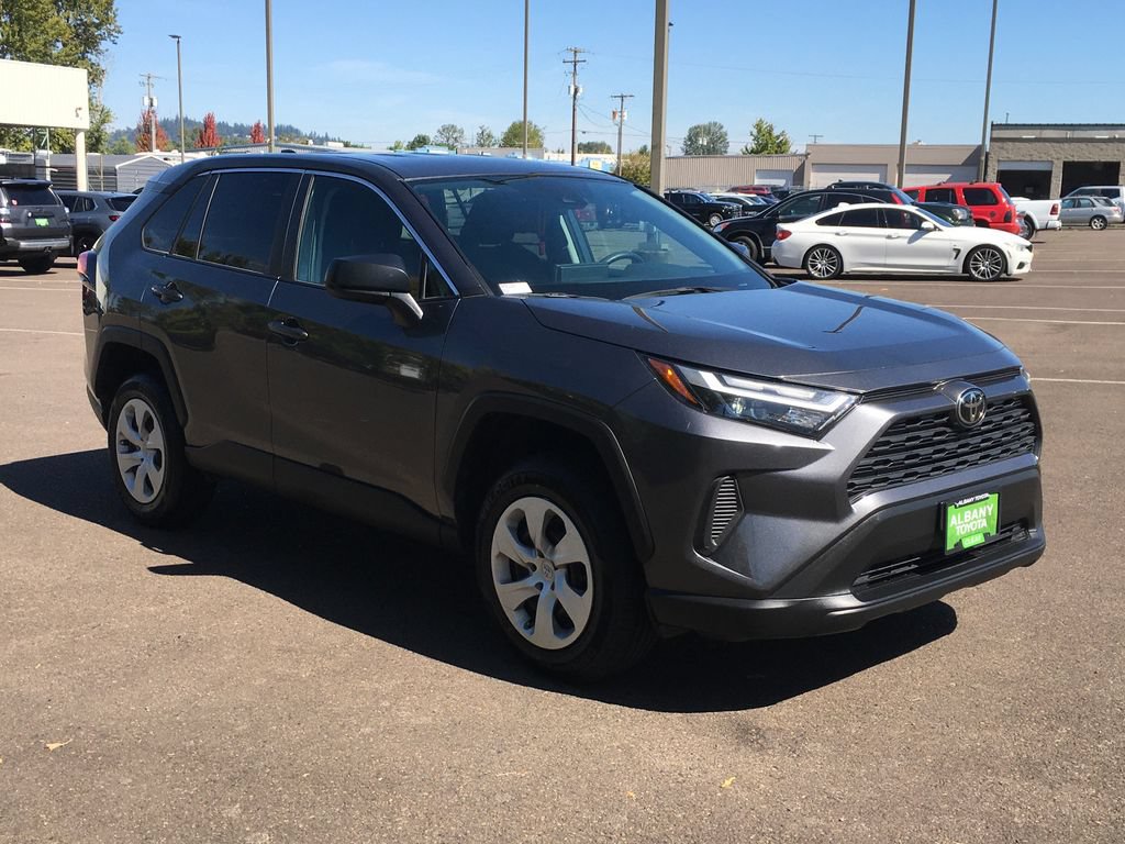 Used 2025 Toyota RAV4 LE AWD/4WD image 9