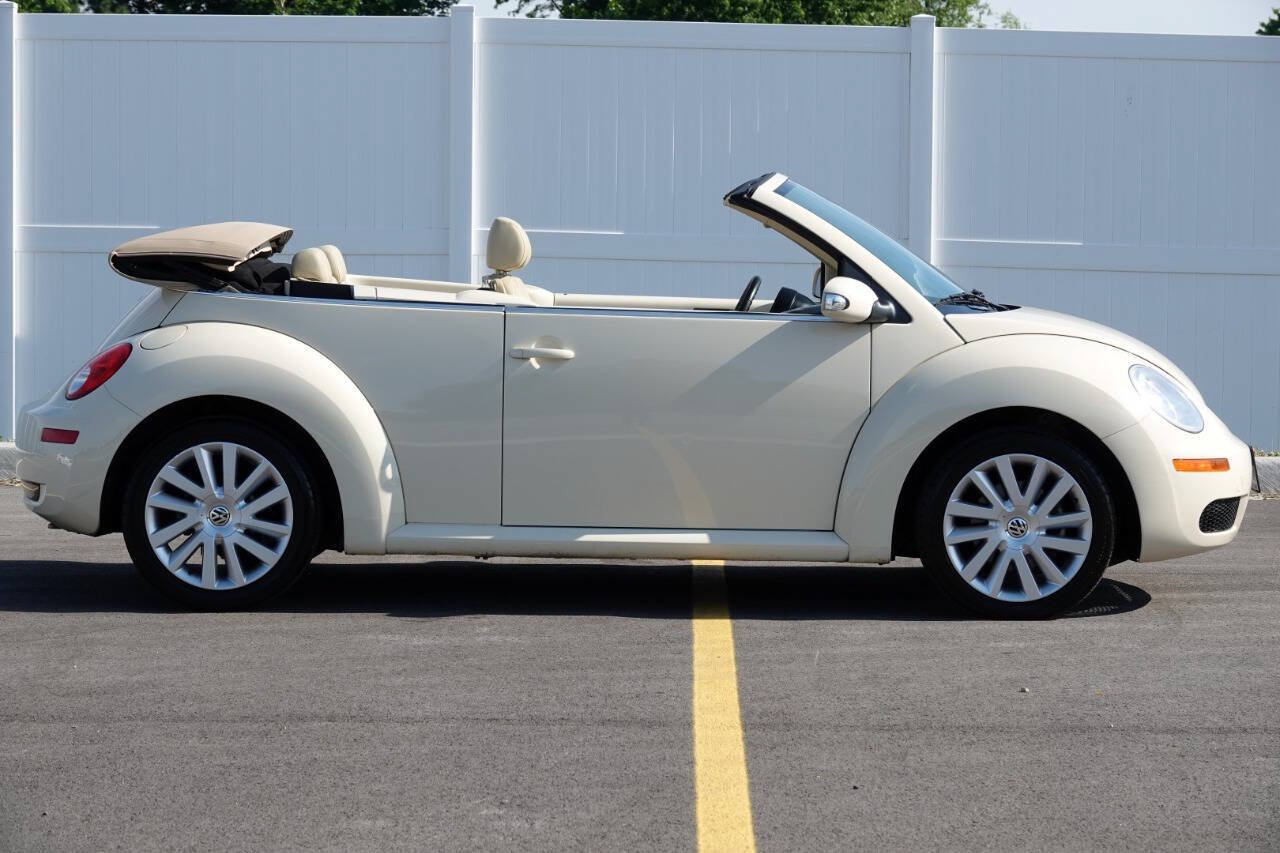 Used 2008 Volkswagen Beetle SE FWD image 33