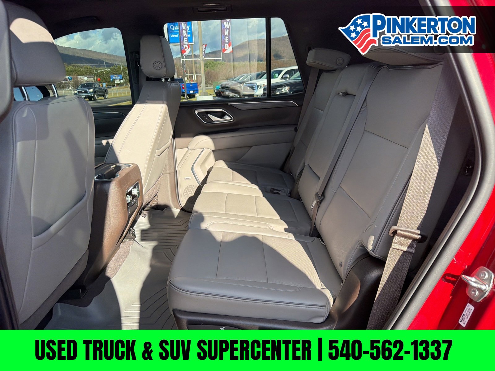 Used 2022 GMC Yukon SLT w/ SLT Premium Package image 5