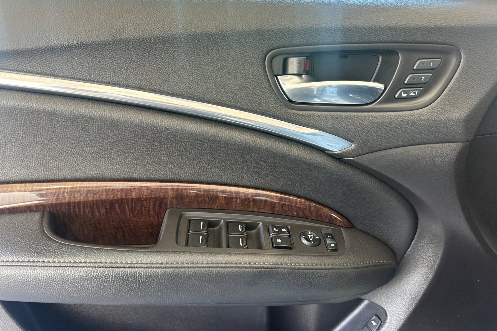 Used 2020 Acura MDX FWD image 12