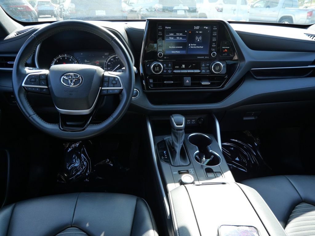 Used 2022 Toyota Highlander XSE AWD/4WD image 13