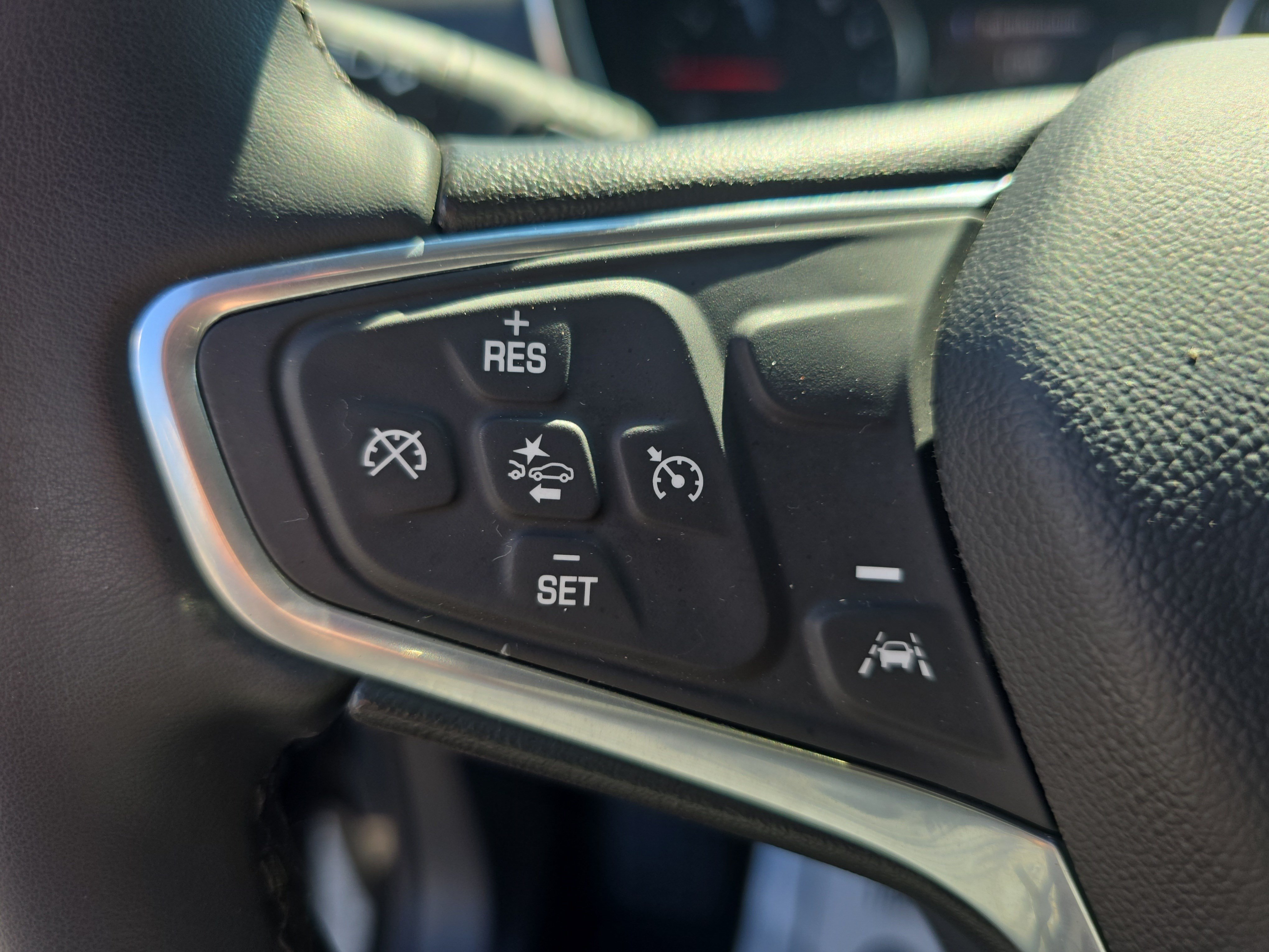 Used 2023 Chevrolet Equinox LT FWD image 18