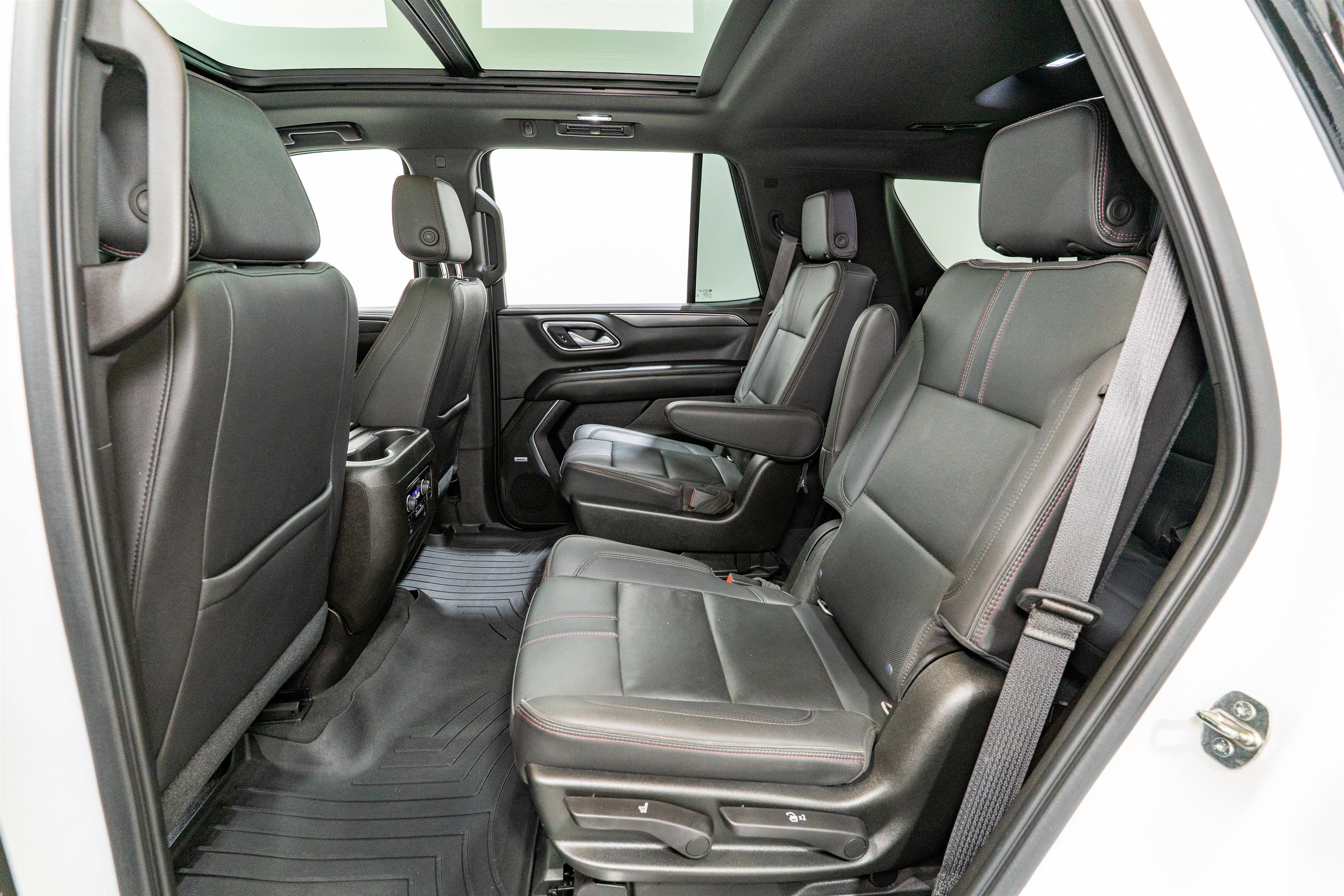 Used 2021 Chevrolet Tahoe RST w/ Luxury Package image 32