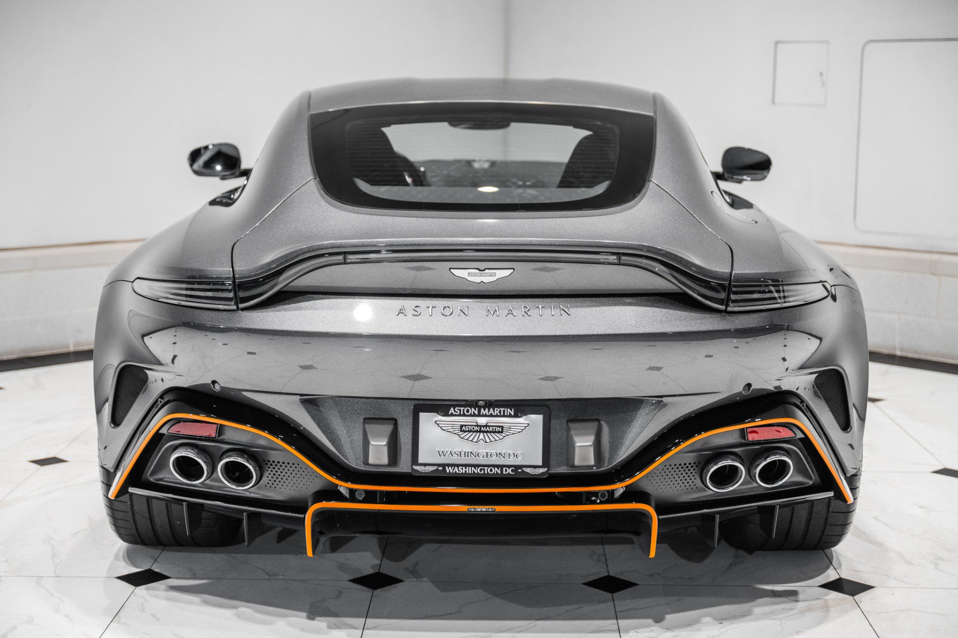 Used 2025 Aston Martin V8 Vantage Coupe RWD image 39