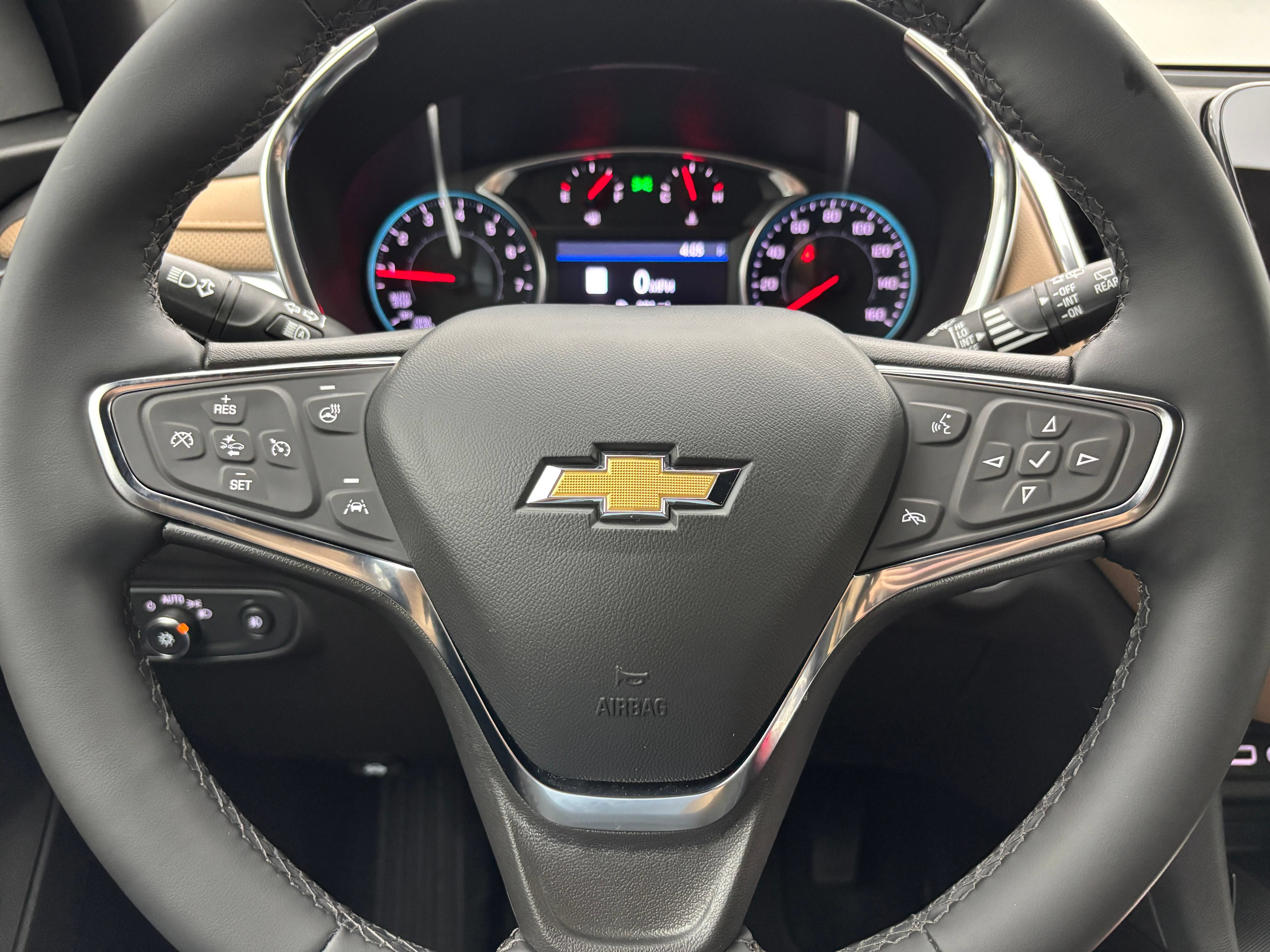Used 2024 Chevrolet Equinox Premier AWD/4WD image 20