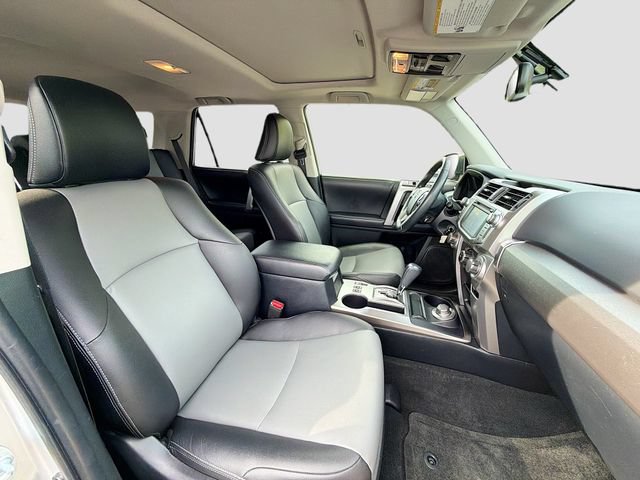 Used 2017 Toyota 4Runner SR5 Premium AWD/4WD image 27