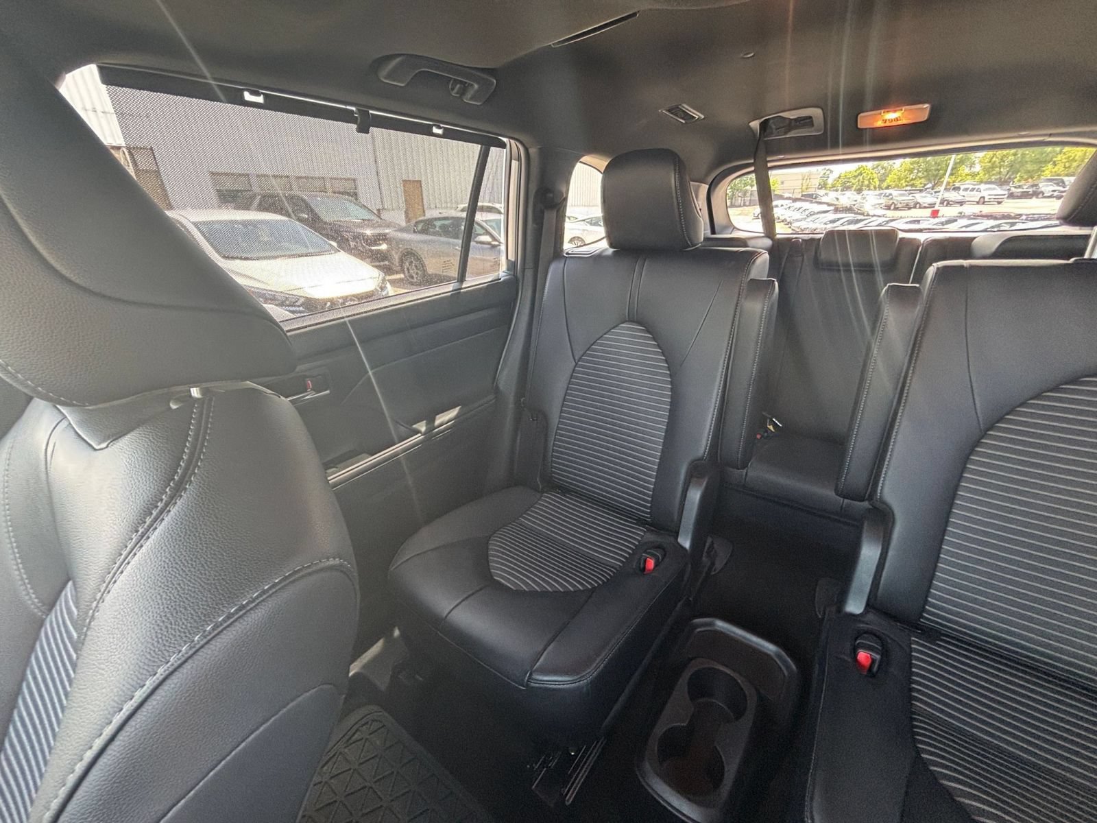 Used 2025 Toyota Highlander XSE AWD/4WD image 41