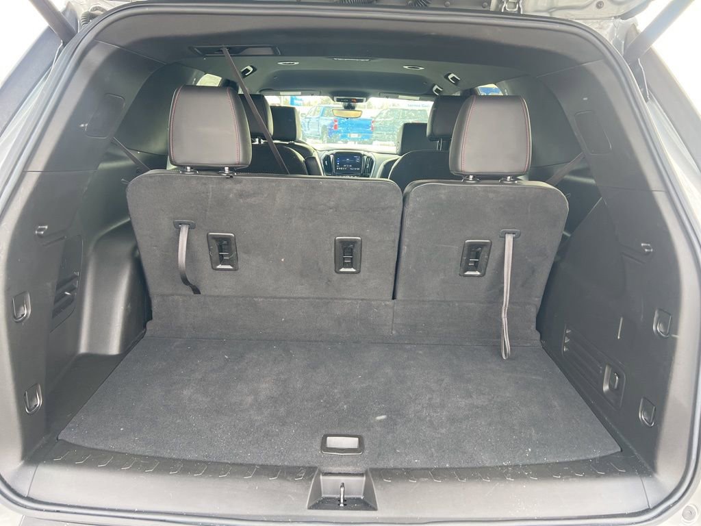 Used 2023 Chevrolet Traverse RS image 11