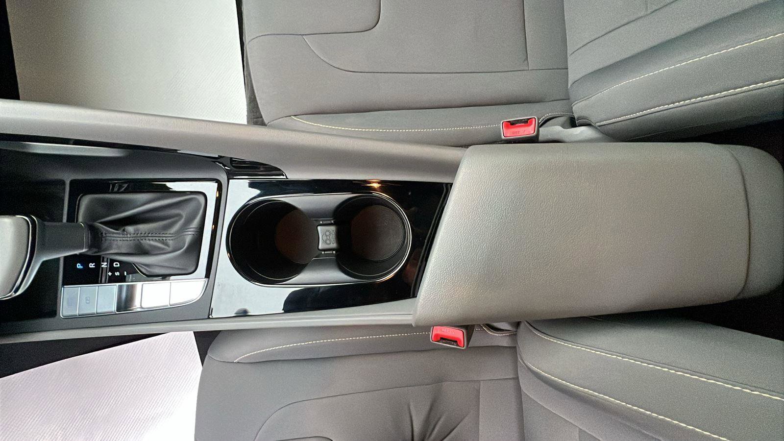 Used 2021 Hyundai Elantra SEL w/ Convenience Package image 22