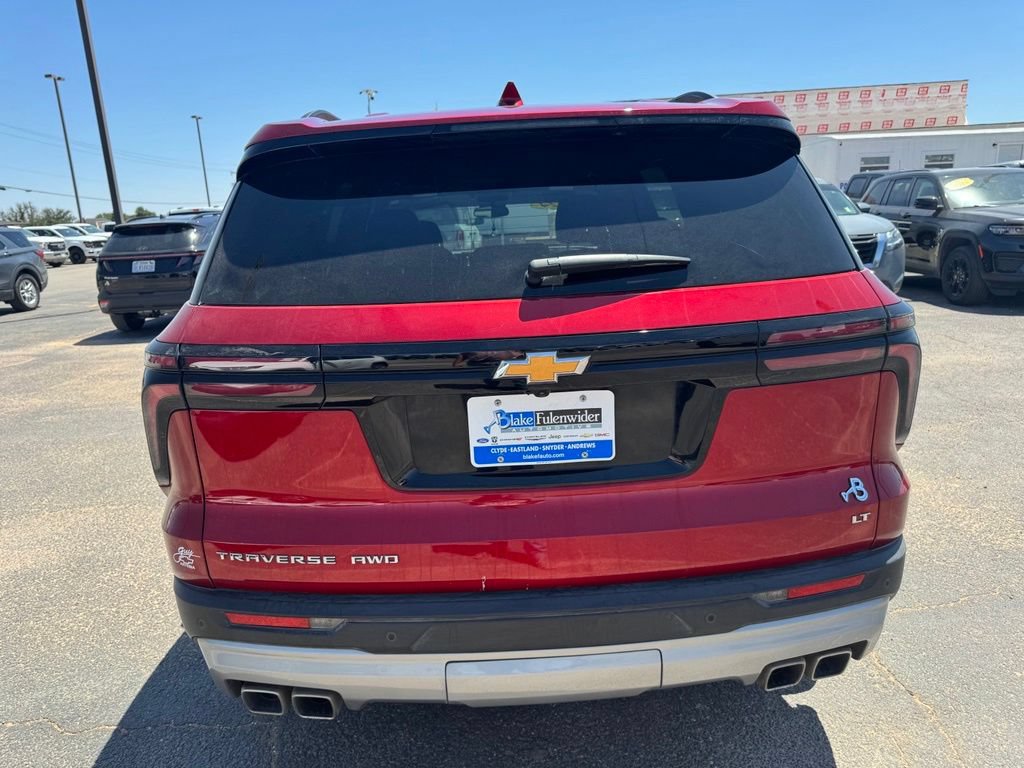 Used 2024 Chevrolet Traverse LT w/ Enhanced Driving Package AWD/4WD image 4